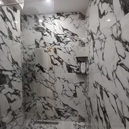 Penthouse & Aparts * Tirana