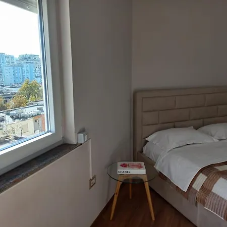Penthouse & Aparts Guest house Tirana