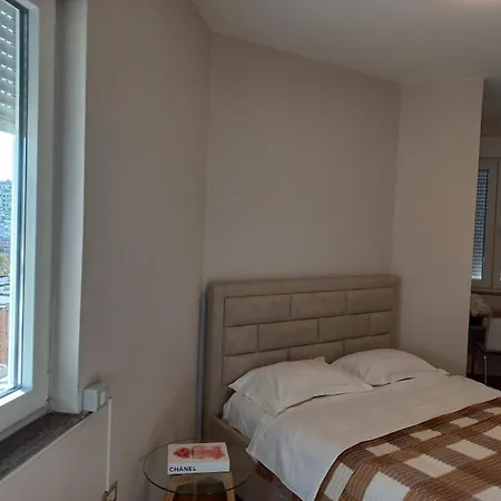 Guest house Penthouse & Aparts Tirana