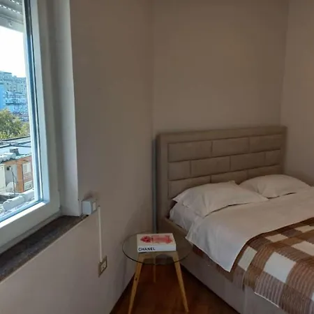 Guest house Penthouse & Aparts