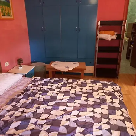Penthouse & Aparts Guest house *