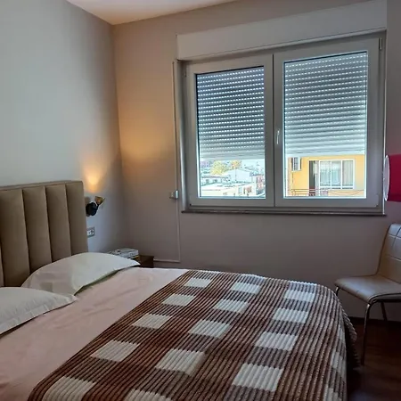 Penthouse & Aparts Guest house Tirana