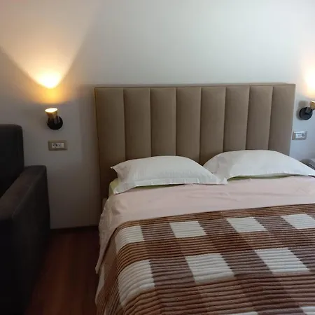Penthouse & Aparts * Tirana