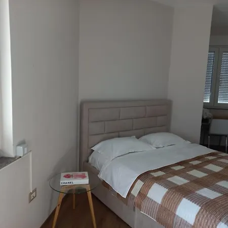 Penthouse & Aparts * Tirana